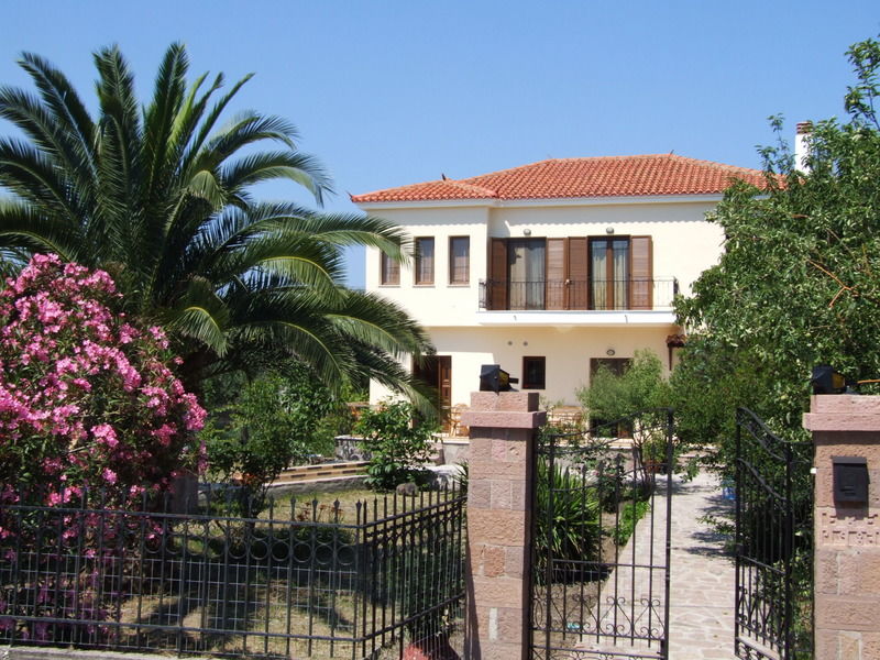 Nadia Apartments Molyvos Buitenkant foto